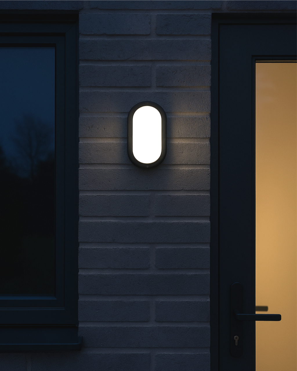 LED stropní svítidlo Q-51A 8W 720lm 4200K IP64 - černé QTEC